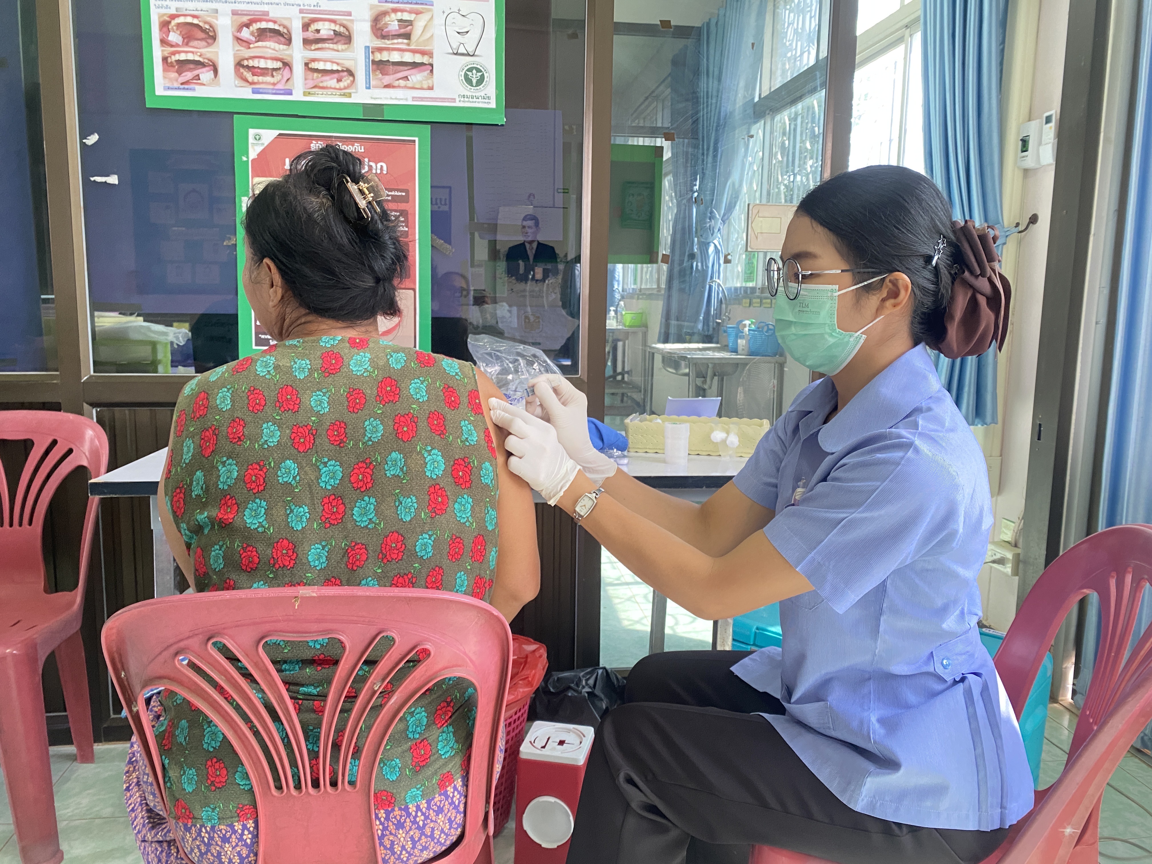 รพ.สต.ทุ่งเงินบริการฉีดวัคซีนป้องกันโรคไข้หวัดใหญ่ (Influenza, Flu) ในกลุ่มเสี่ยง